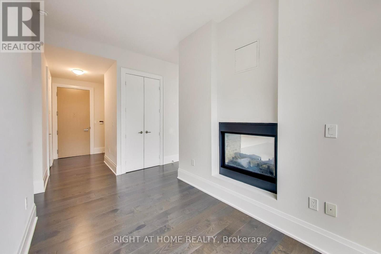 1126 - 39 Queens Quay E, Toronto, Ontario  M5E 0A5 - Photo 5 - C13212518