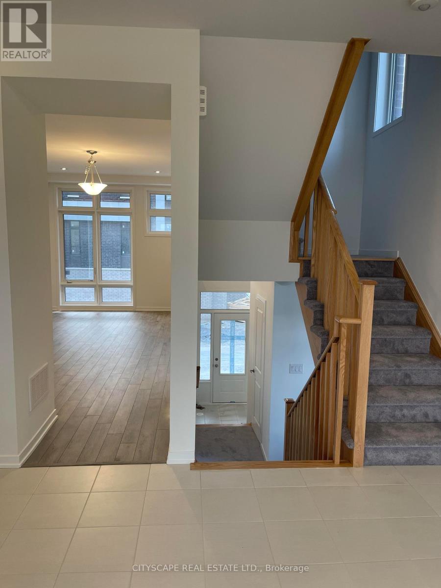 801 Heathrow Path, Oshawa, Ontario L1H 7K5 - Photo 5 - E13212516