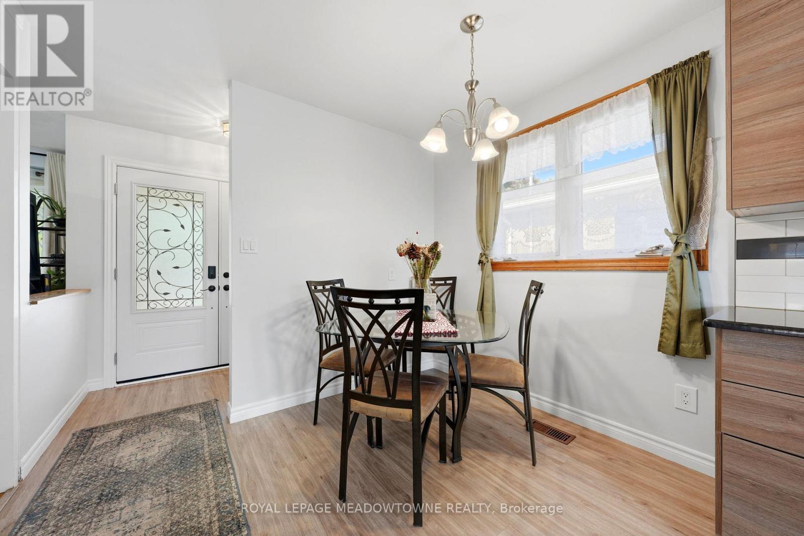 26 Moultrey Crescent, Halton Hills, Ontario  L7G 4N5 - Photo 7 - W13212498