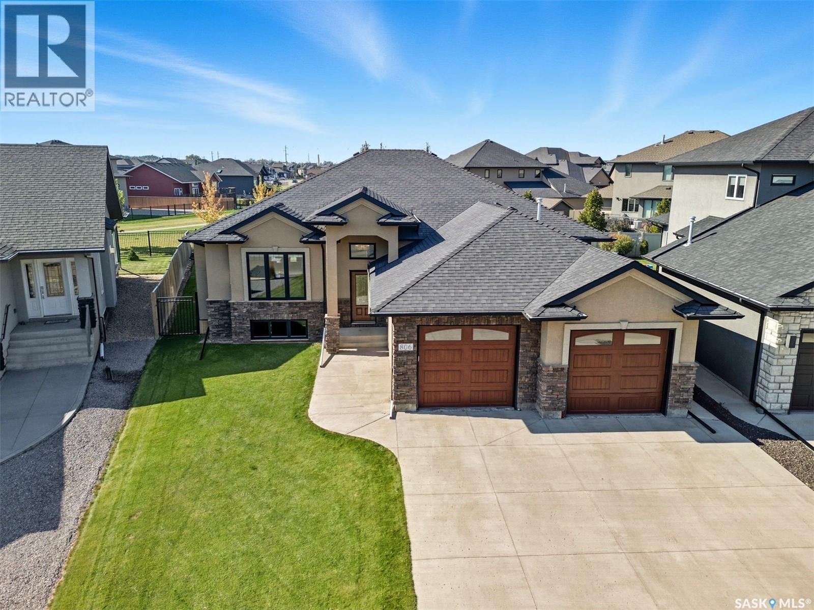 806 Gillies Crescent, Saskatoon, Saskatchewan  S7V 0C2 - Photo 1 - SK037411