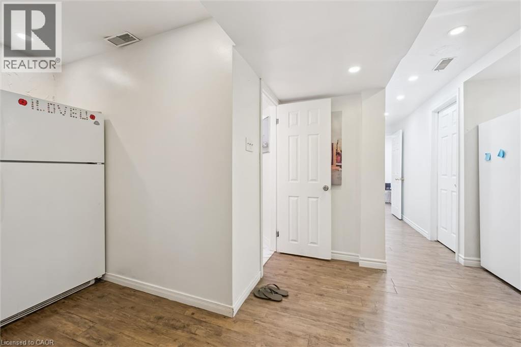 235 Cedarbrae Avenue Unit# B, Waterloo, Ontario  N2L 4S8 - Photo 27 - 40819990