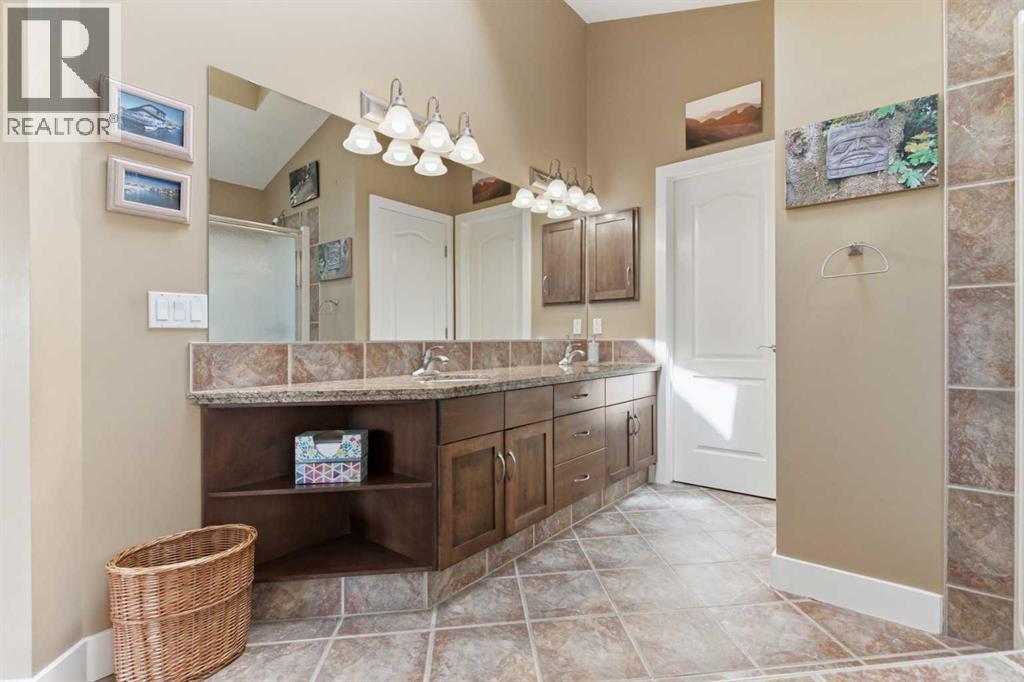 183 Discovery Ridge Way Sw, Calgary, Alberta  T3H 5G3 - Photo 18 - A2309044