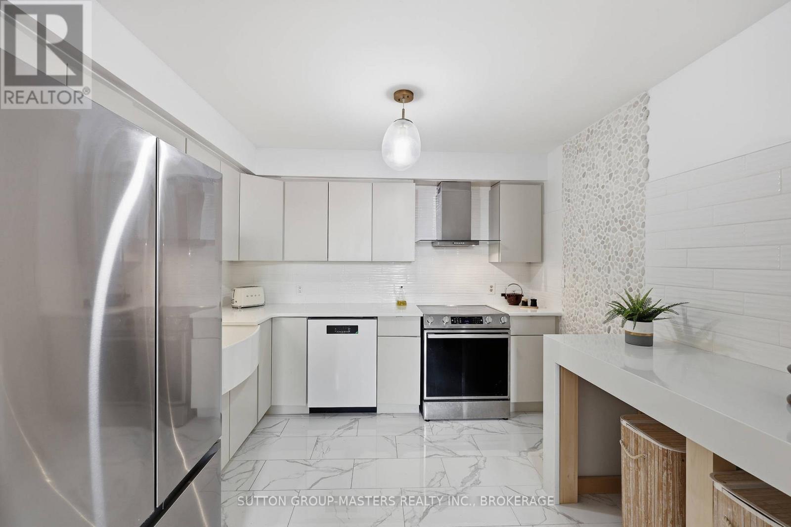 35 Rose Abbey Drive, Kingston (Kingston East (Incl Barret Crt)), Ontario  K7K 6W1 - Photo 12 - X13212636