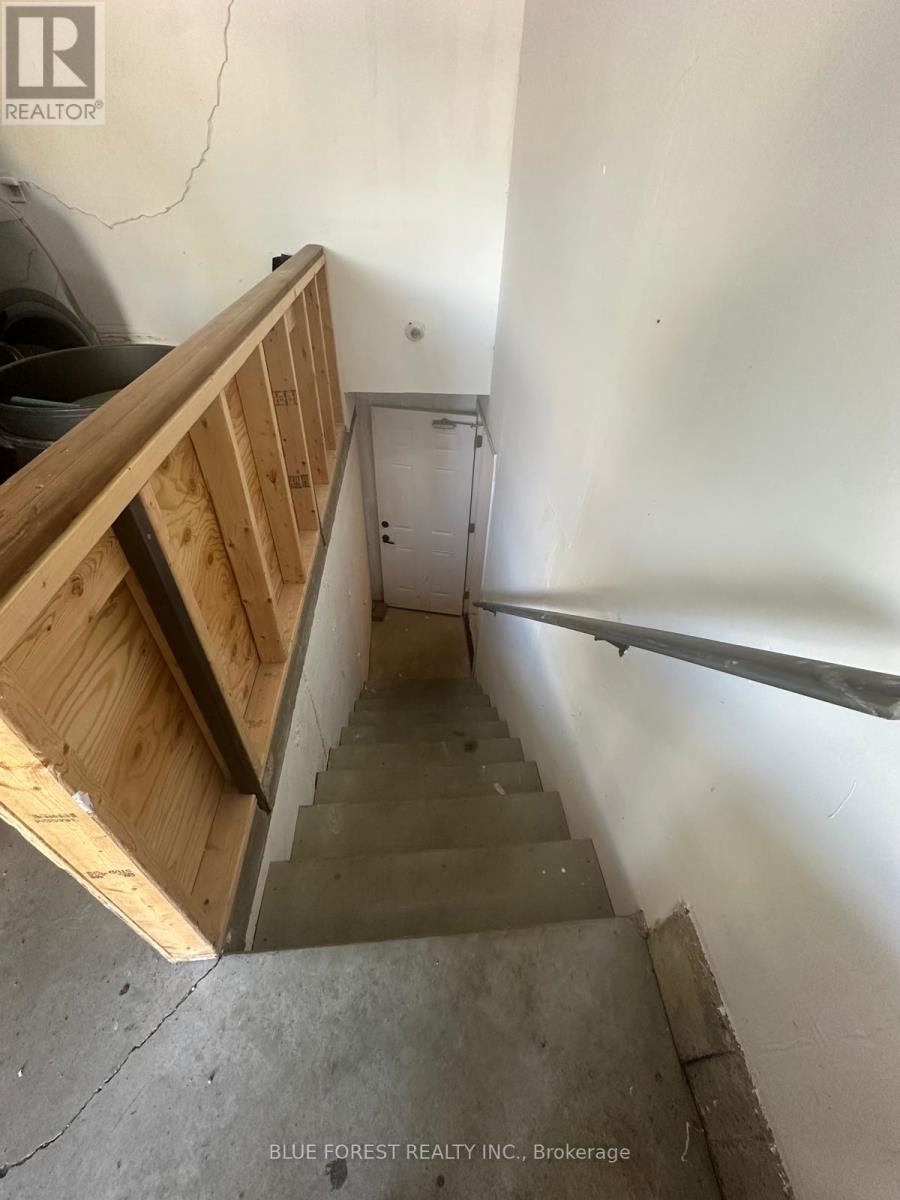 Unit B (Basement) - 167 Forfar Avenue, Kitchener, Ontario  N2B 2Z9 - Photo 3 - X13212664