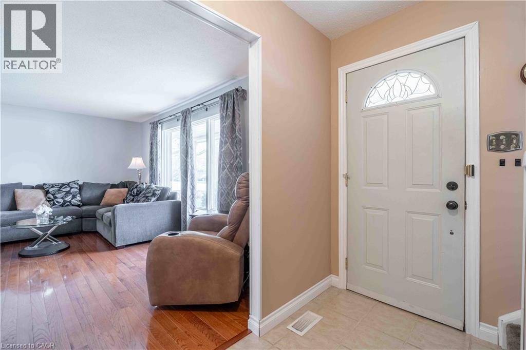 519 Brigadoon Drive, Hamilton, Ontario  L9C 6C9 - Photo 3 - 40834720