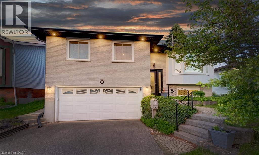 8 ESTHER Avenue, Cambridge, Ontario