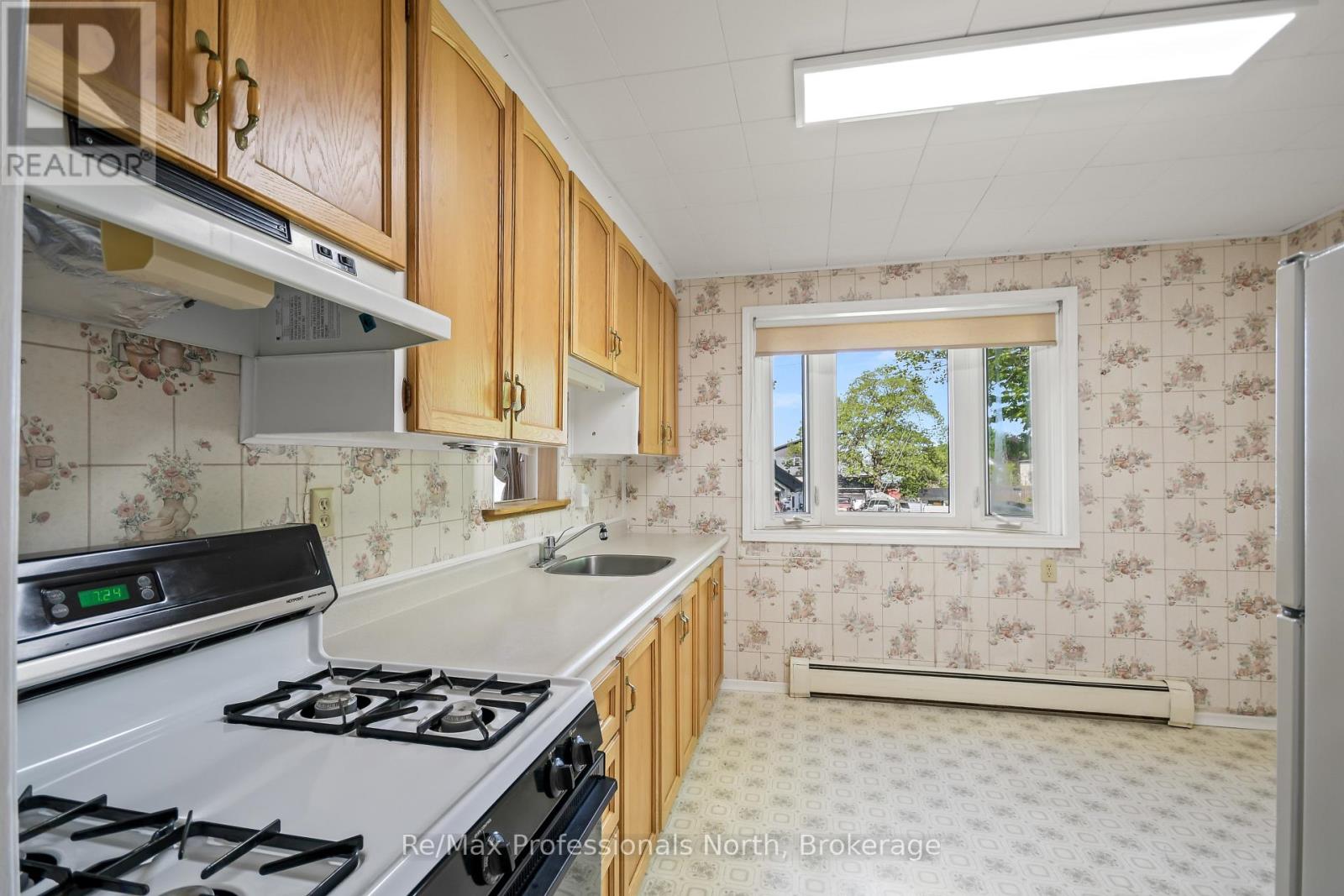 970 First Street S, Gravenhurst, Ontario  P1P 1K3 - Photo 5 - X13212576