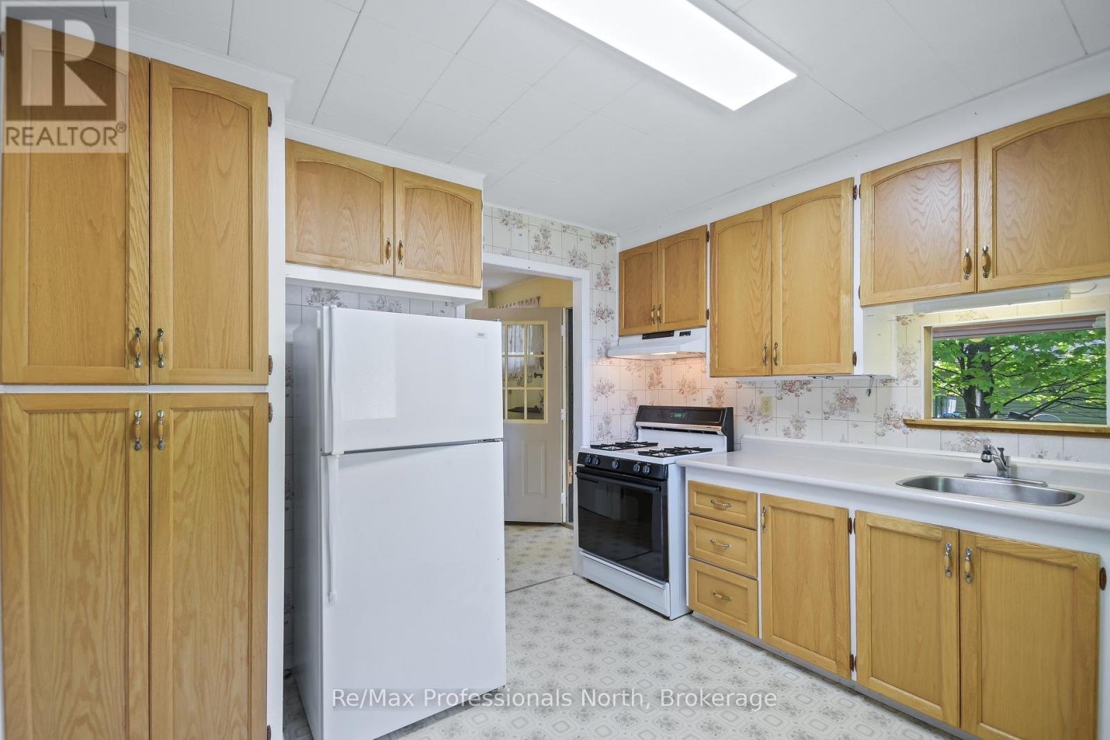 970 First Street S, Gravenhurst, Ontario  P1P 1K3 - Photo 7 - X13212576