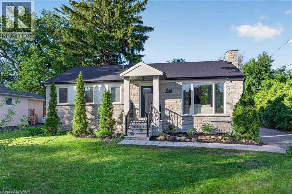 423 SMITH Lane, Oakville, Ontario