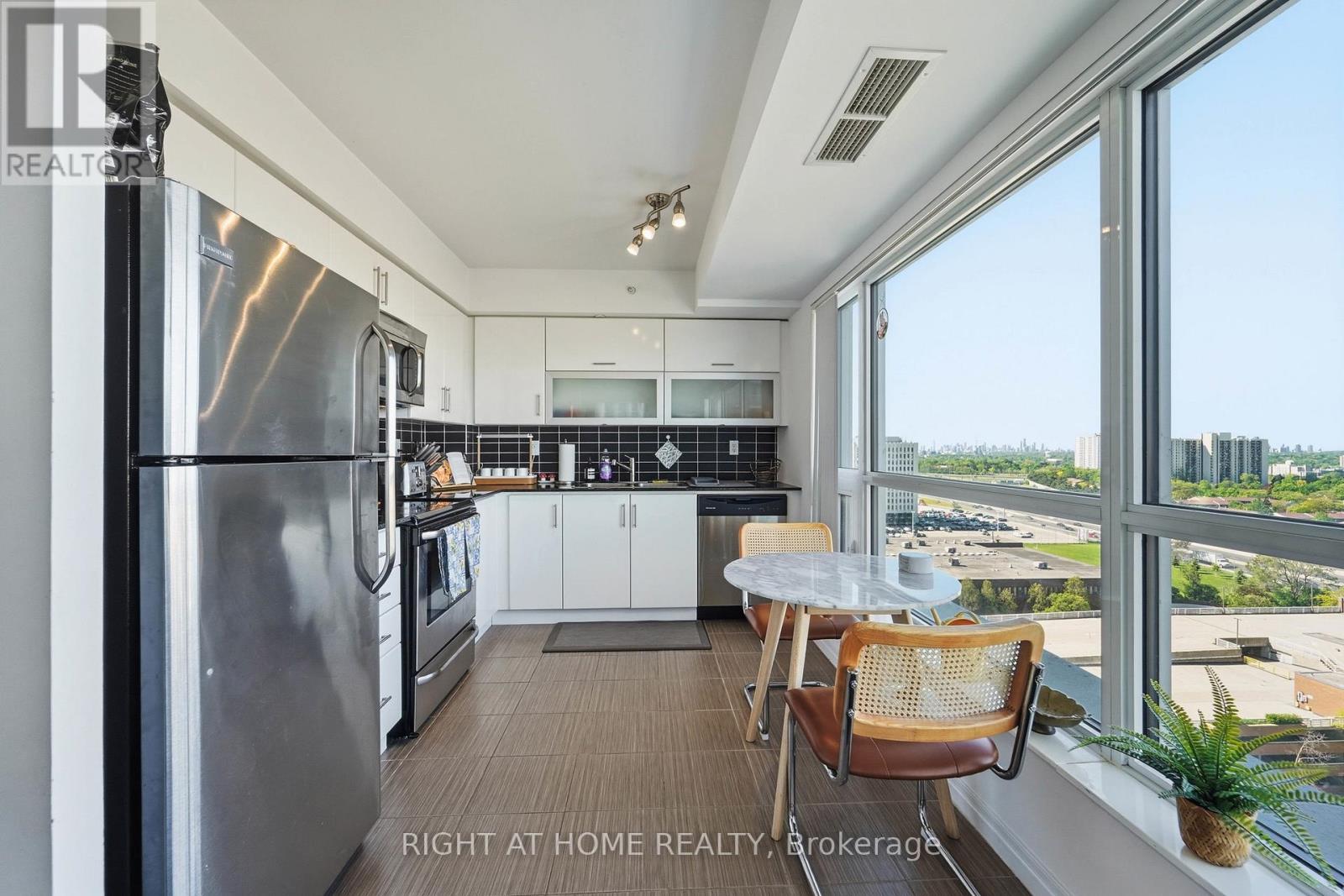 1402 - 275 Yorkland Road, Toronto, Ontario  M2J 0B4 - Photo 10 - C13212604
