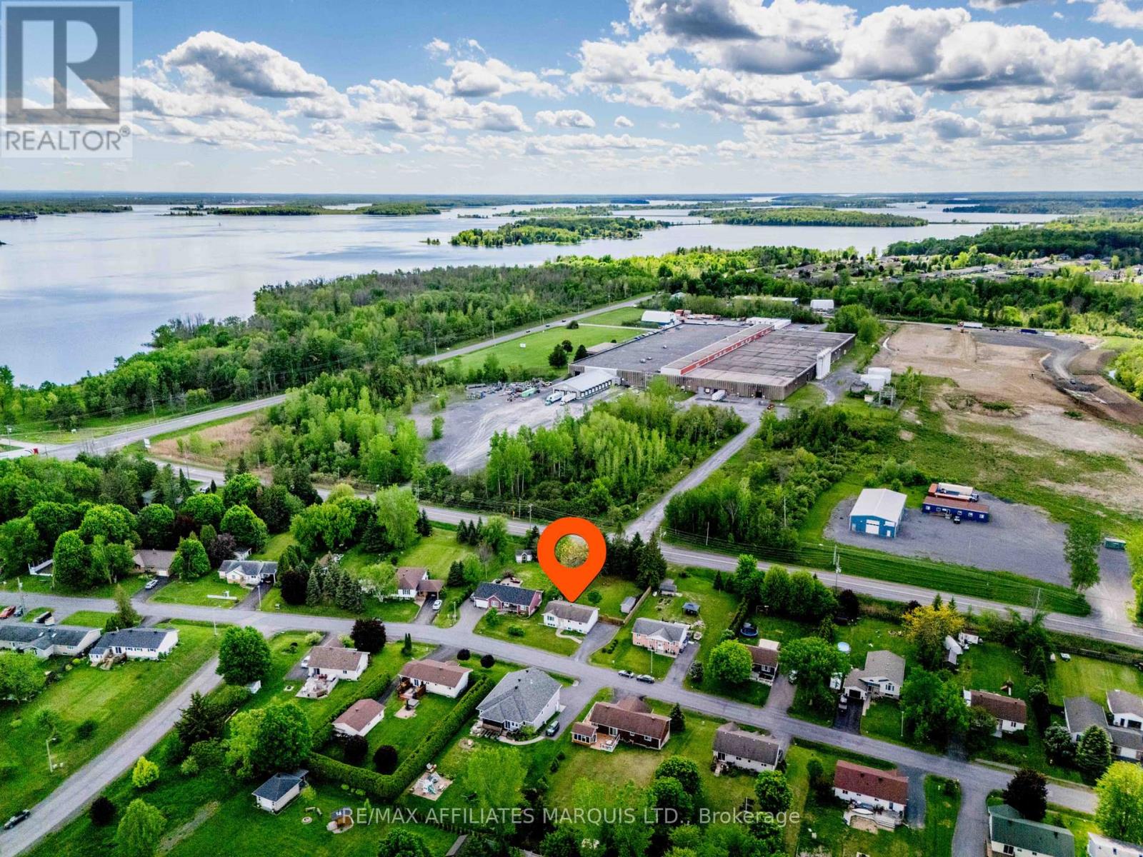 74 Columbia Avenue, South Stormont, Ontario  K0C 1P0 - Photo 2 - X13212696