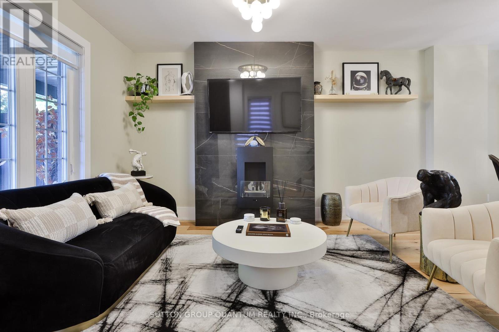 268 Ashdale Avenue, Toronto, Ontario  M4L 2Y9 - Photo 5 - E13212614