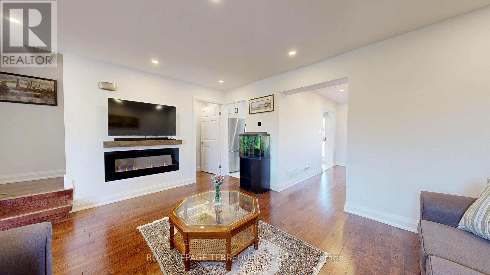 68 Phalen Crescent, Toronto, Ontario  M1V 1Y6 - Photo 3 - E13212700