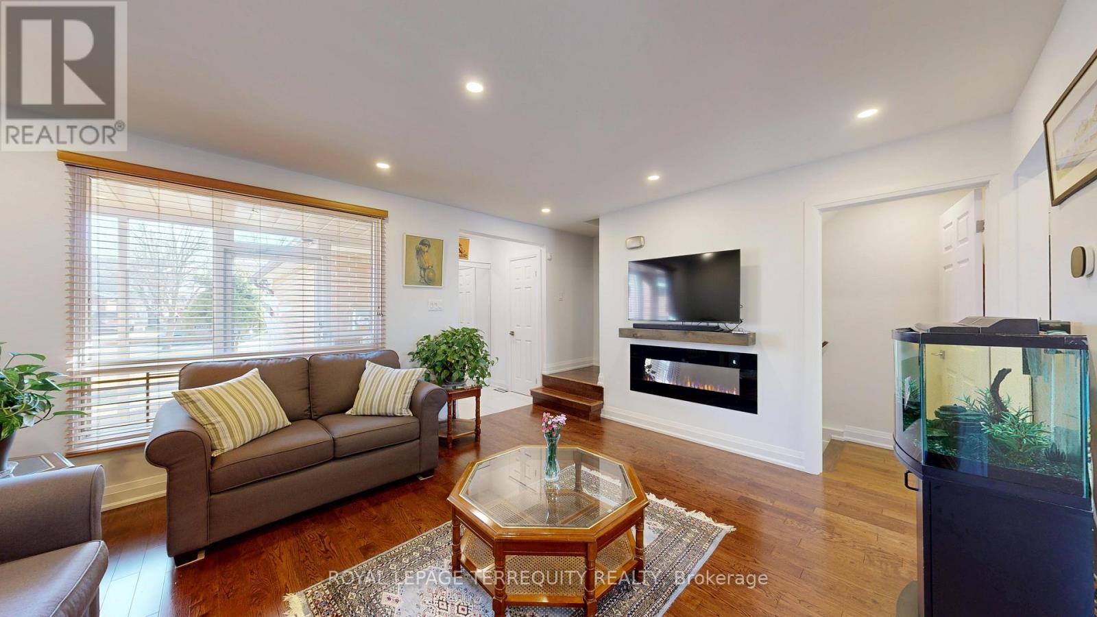 68 Phalen Crescent, Toronto, Ontario  M1V 1Y6 - Photo 4 - E13212700