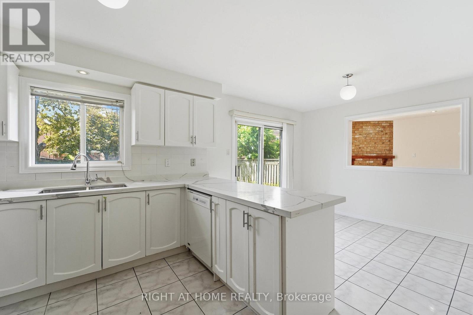 17 Bilbermar Crescent, Richmond Hill, Ontario  L4S 1B8 - Photo 10 - N13212606