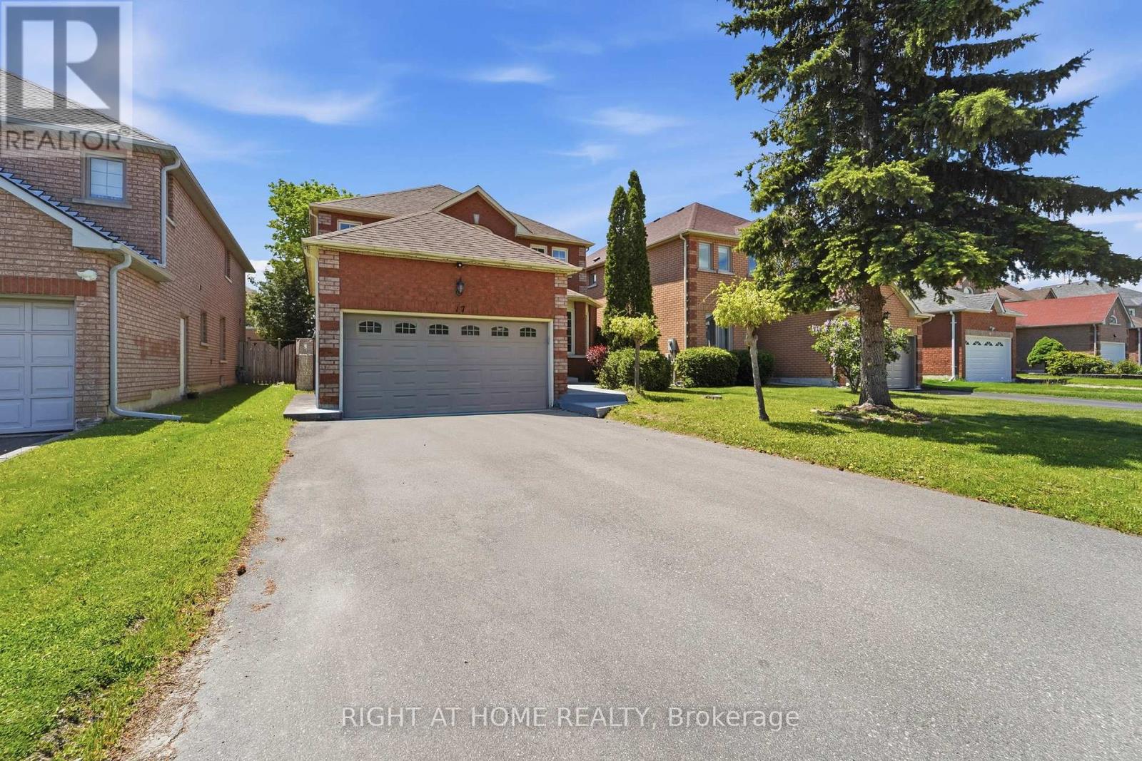 17 Bilbermar Crescent, Richmond Hill, Ontario  L4S 1B8 - Photo 2 - N13212606