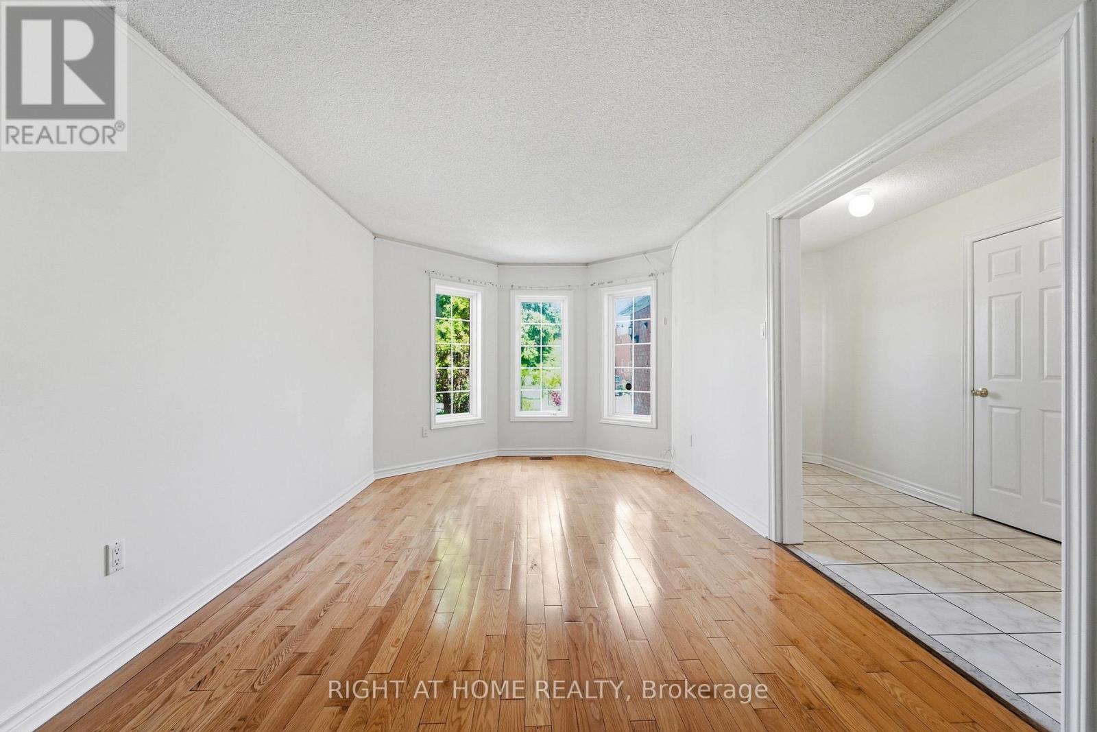 17 Bilbermar Crescent, Richmond Hill, Ontario  L4S 1B8 - Photo 5 - N13212606
