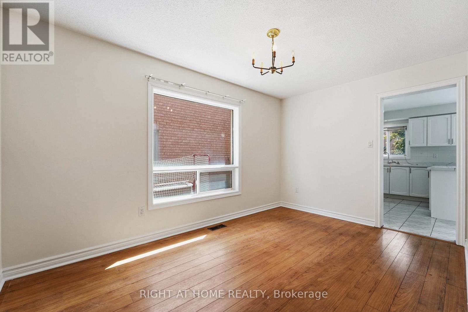 17 Bilbermar Crescent, Richmond Hill, Ontario  L4S 1B8 - Photo 7 - N13212606
