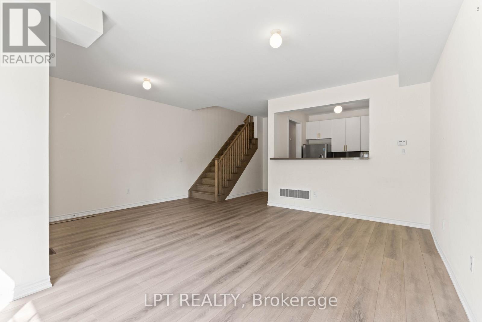 Th05 - 110 Grew Boulevard, Georgina, Ontario  L0E 1L0 - Photo 14 - N13212702