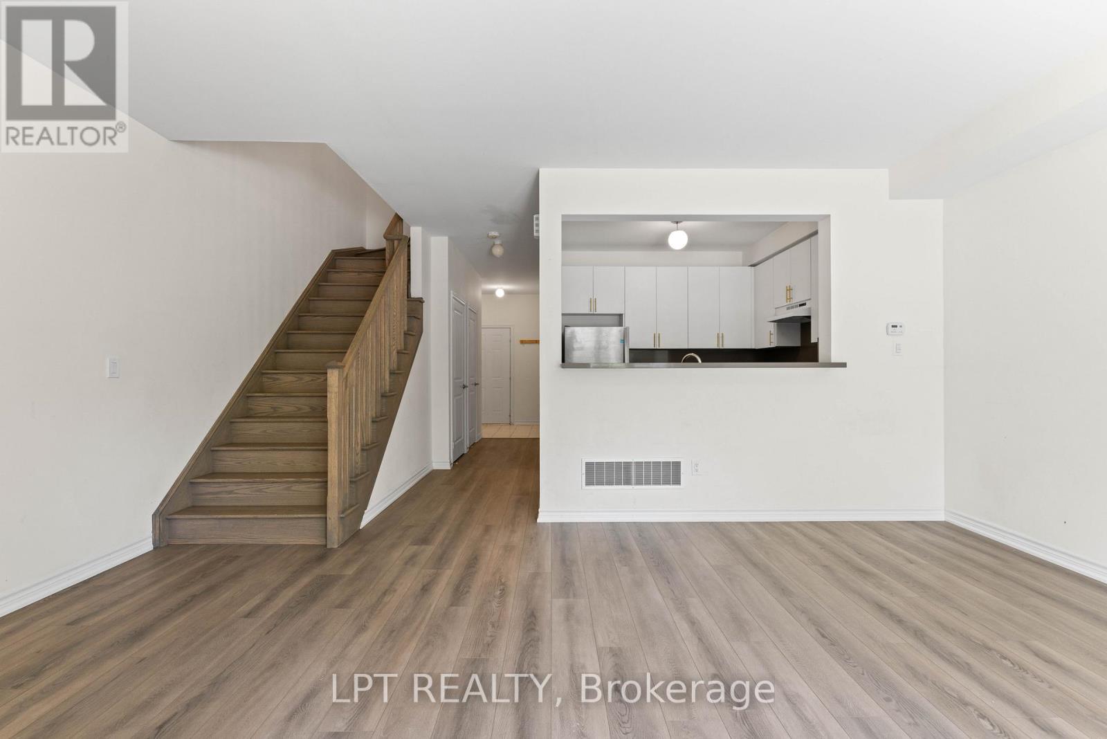 Th05 - 110 Grew Boulevard, Georgina, Ontario  L0E 1L0 - Photo 15 - N13212702