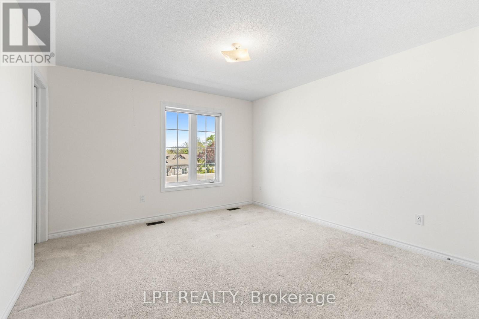 Th05 - 110 Grew Boulevard, Georgina, Ontario  L0E 1L0 - Photo 17 - N13212702
