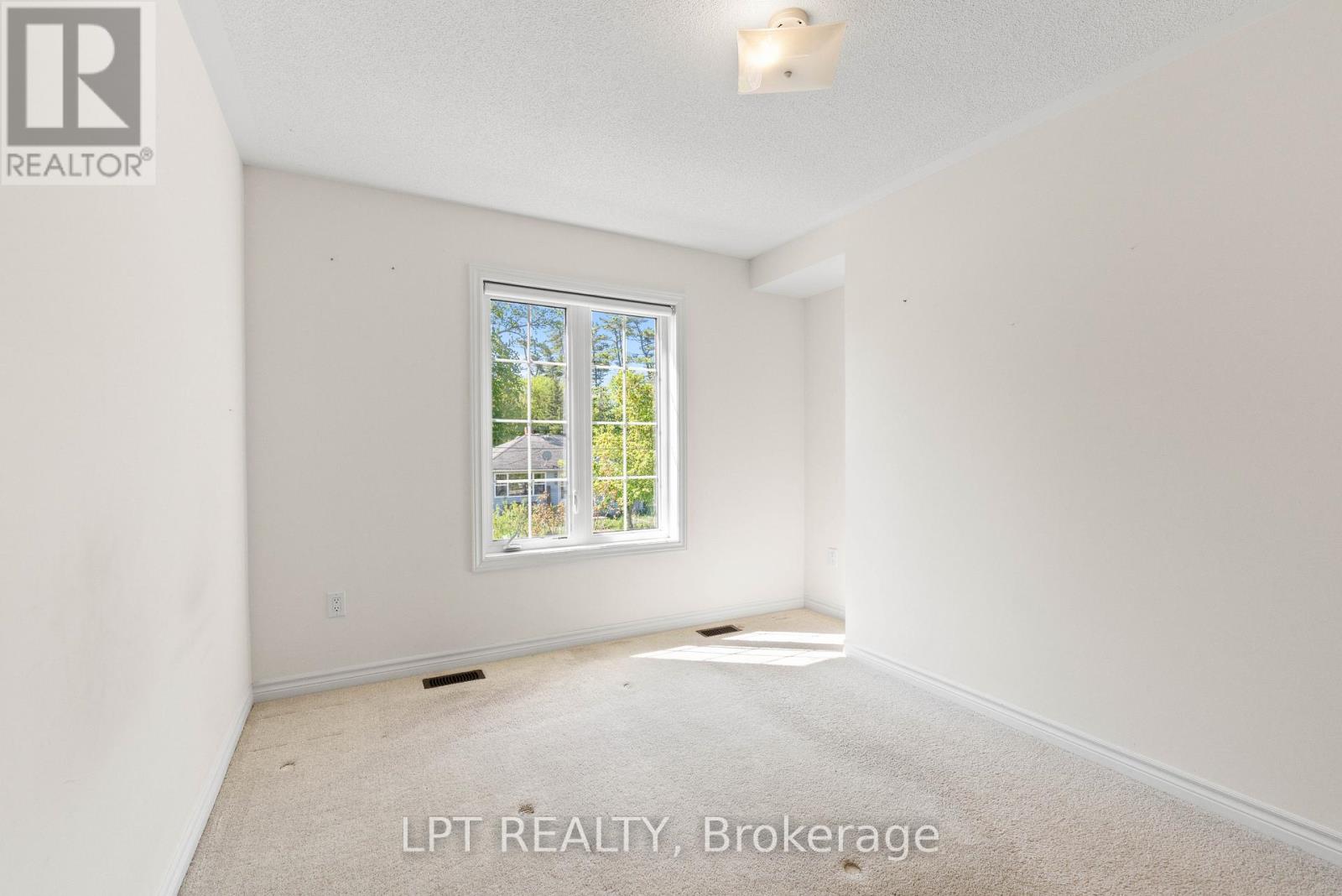 Th05 - 110 Grew Boulevard, Georgina, Ontario  L0E 1L0 - Photo 22 - N13212702