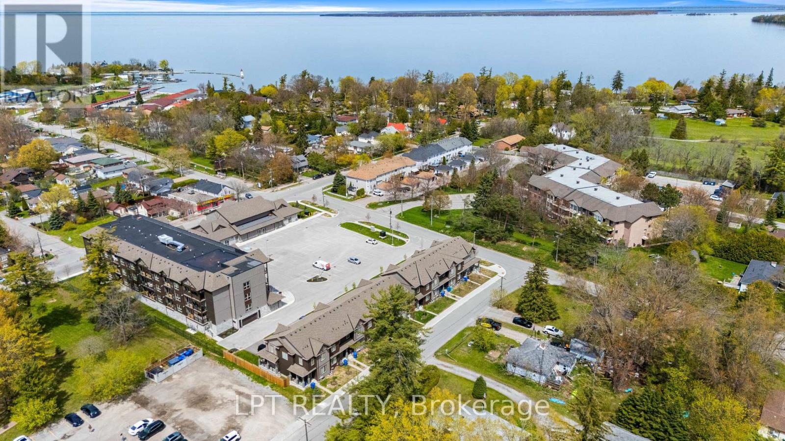Th05 - 110 Grew Boulevard, Georgina, Ontario  L0E 1L0 - Photo 31 - N13212702