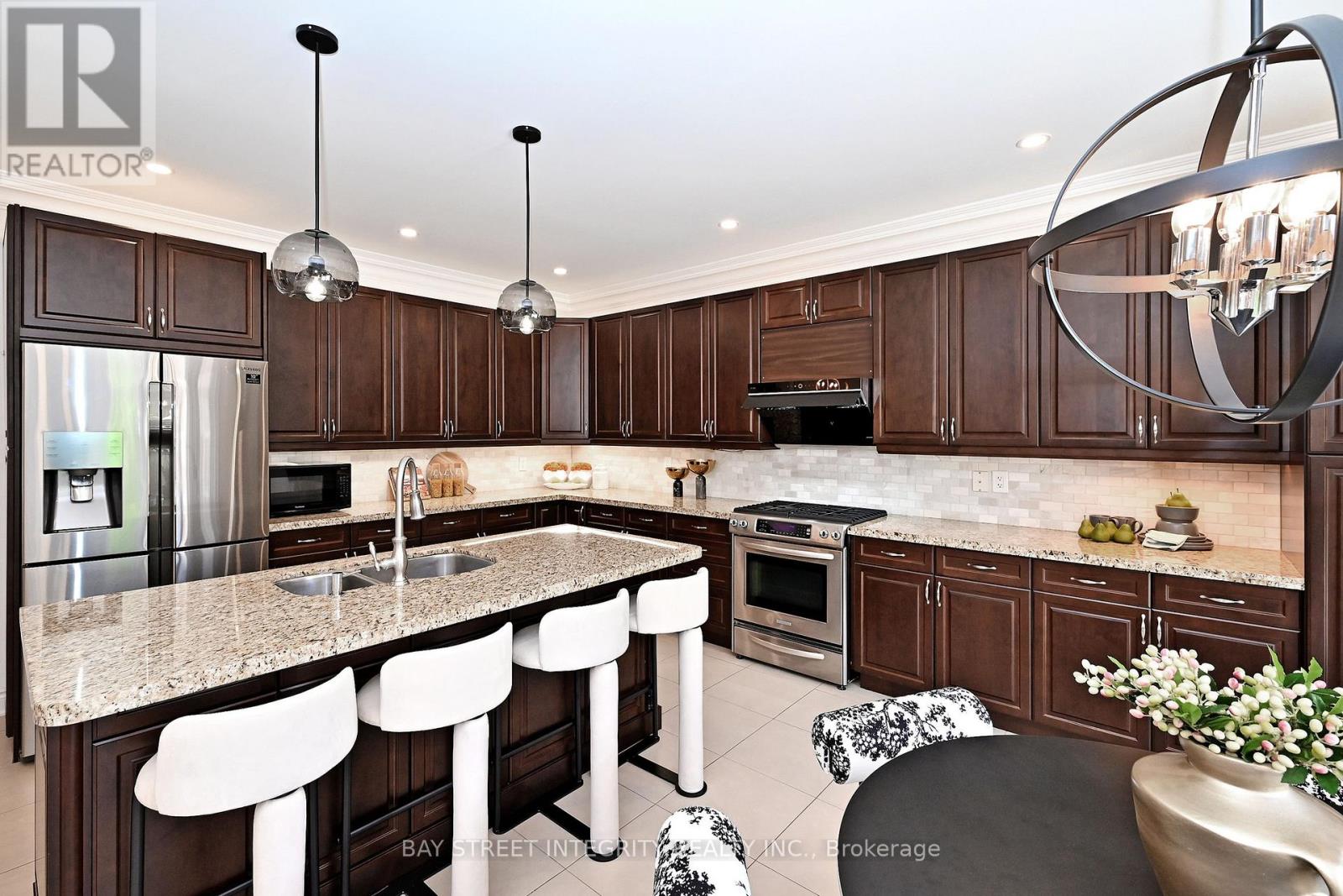 71 Allison Ann Way, Vaughan, Ontario  L6A 0J4 - Photo 11 - N13212714