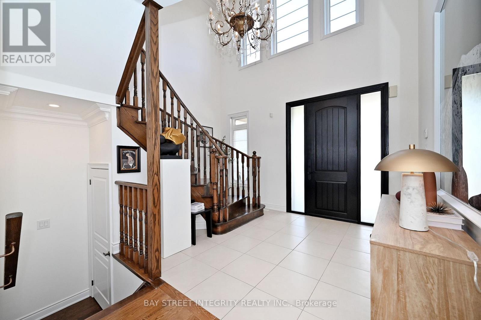 71 Allison Ann Way, Vaughan, Ontario  L6A 0J4 - Photo 3 - N13212714