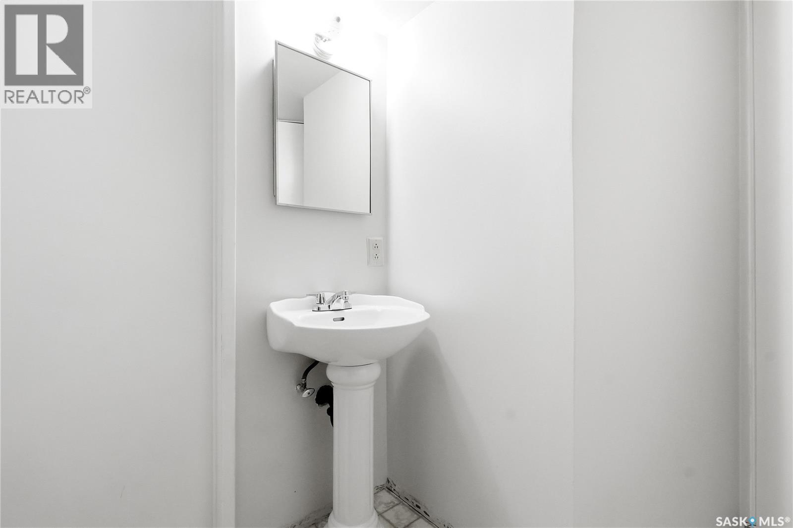 229 Acadia Place, Saskatoon, Saskatchewan  S7H 3W3 - Photo 32 - SK037558