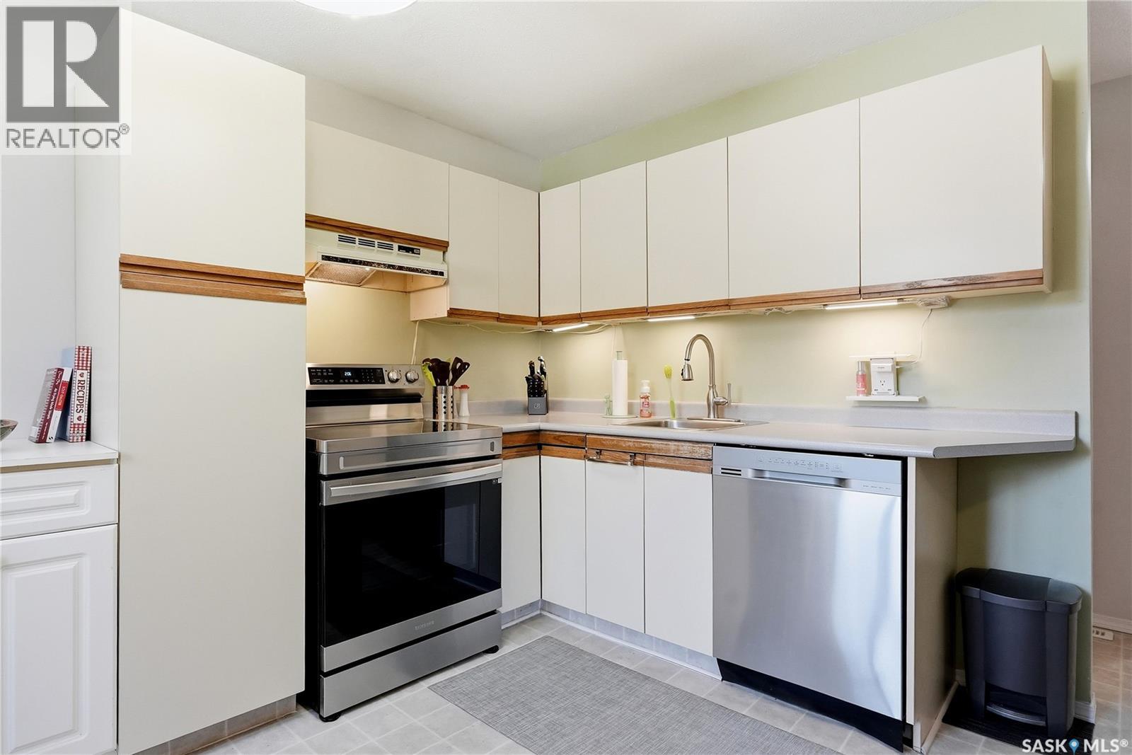229 Acadia Place, Saskatoon, Saskatchewan  S7H 3W3 - Photo 8 - SK037558
