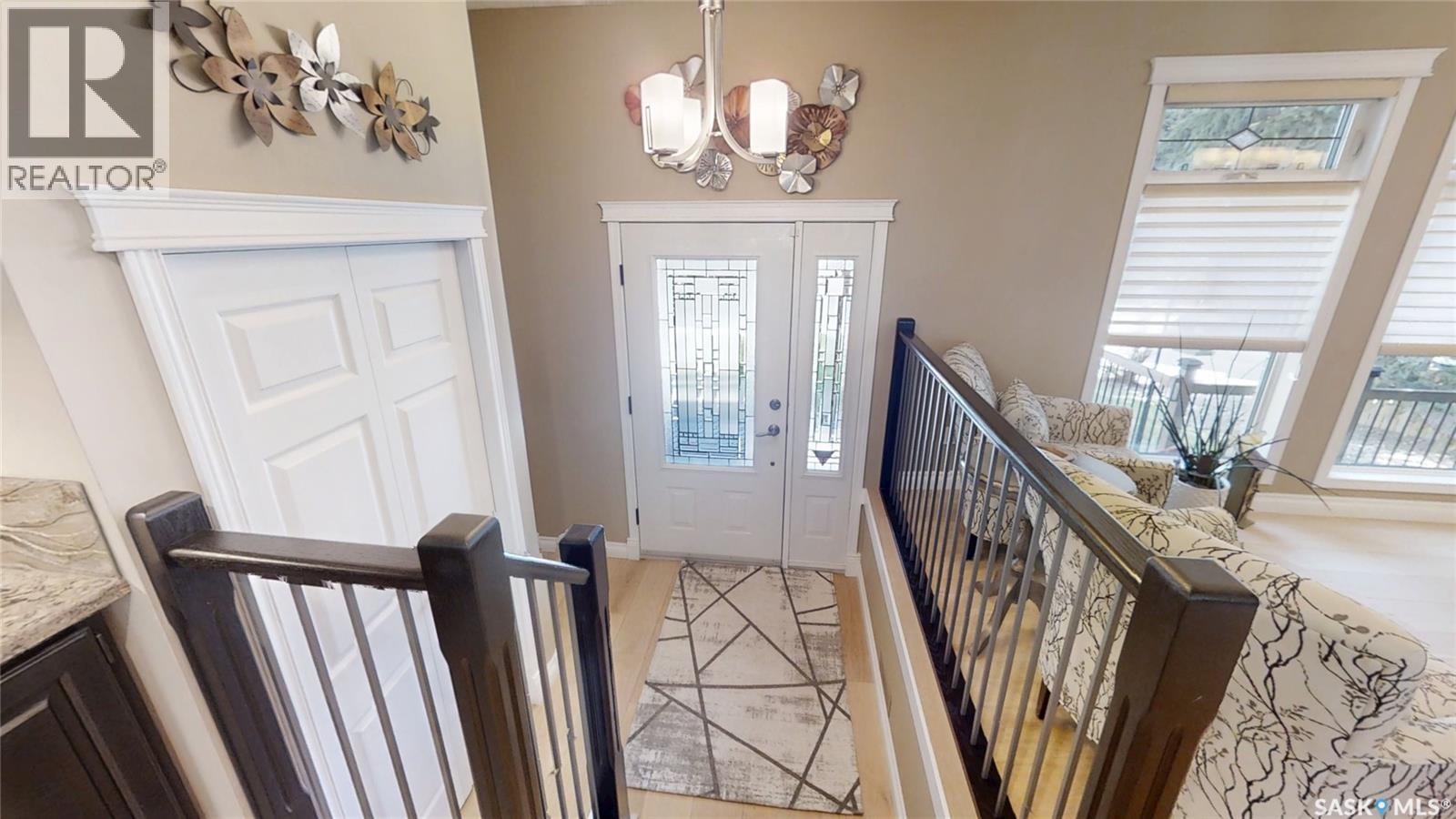 115 La Loche Court, Saskatoon, Saskatchewan  S7K 4R8 - Photo 2 - SK037519