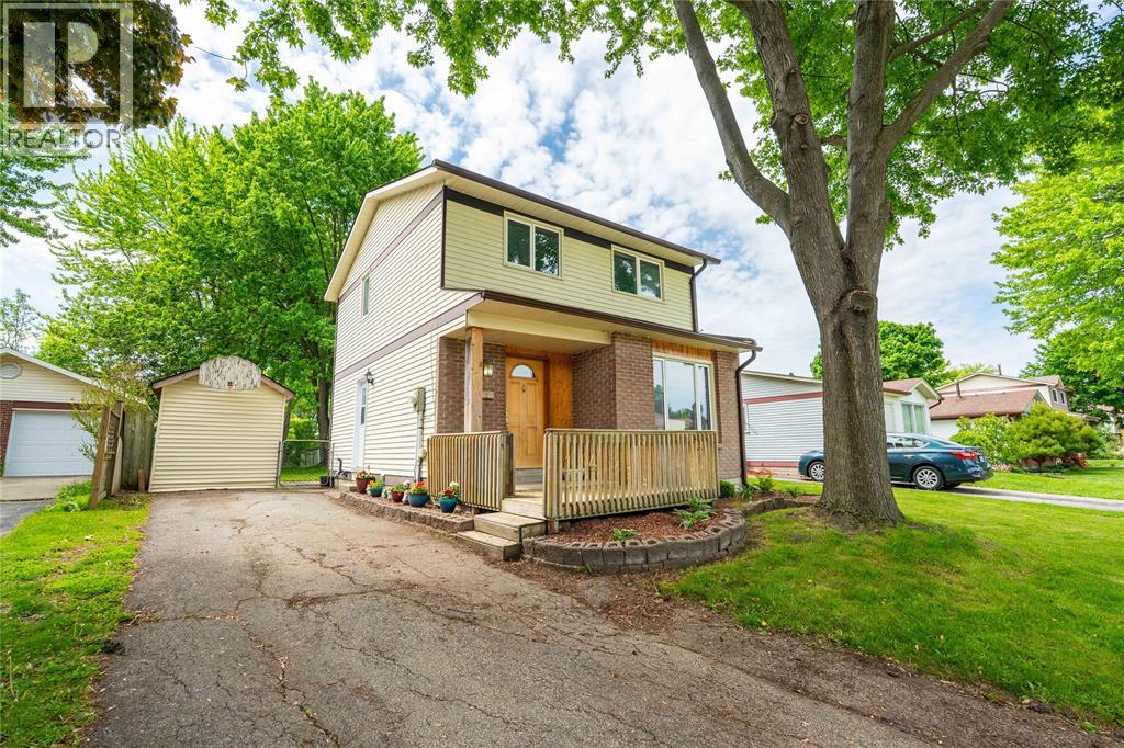 114 Maplestone Avenue, Sarnia, Ontario  N7S 4X2 - Photo 2 - 26012484