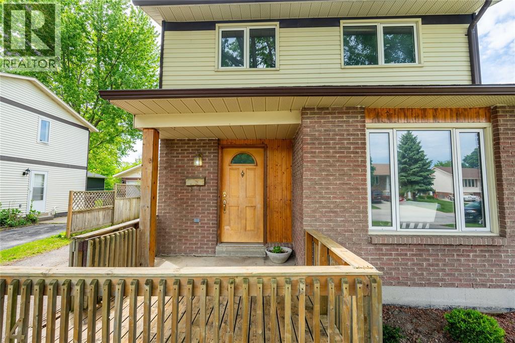 114 Maplestone Avenue, Sarnia, Ontario  N7S 4X2 - Photo 3 - 26012484