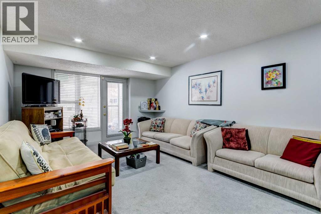 38 Millbank Hill SW, Calgary, Alberta  T2Y 2Y9 - Photo 28 - A2294549