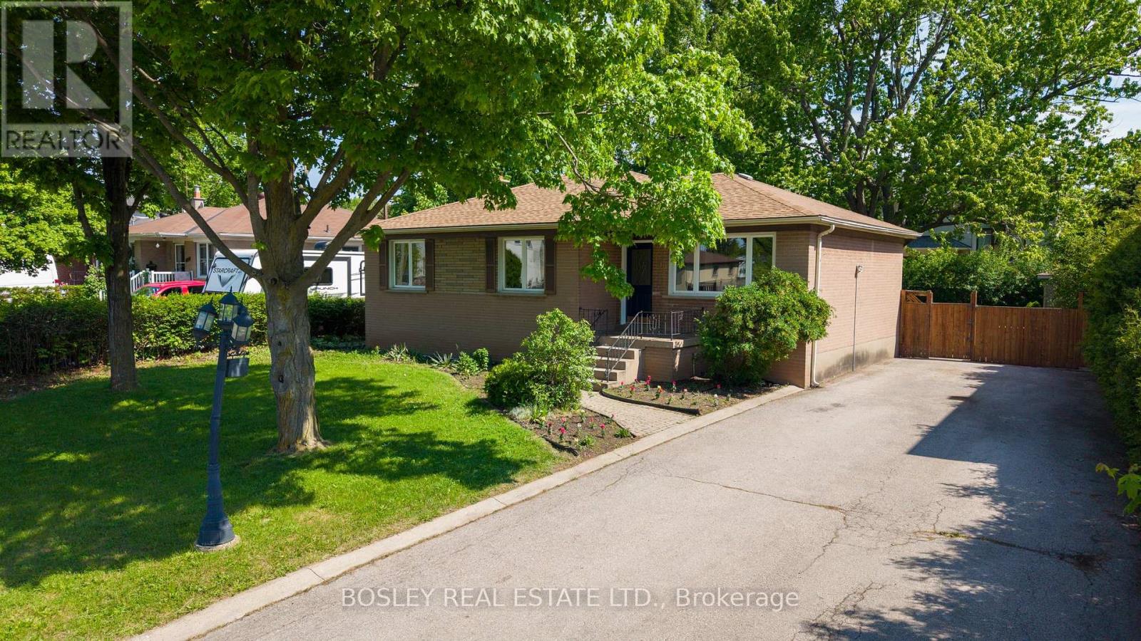 532 Sandmere Place, Oakville, Ontario  L6L 4G4 - Photo 1 - W13212642