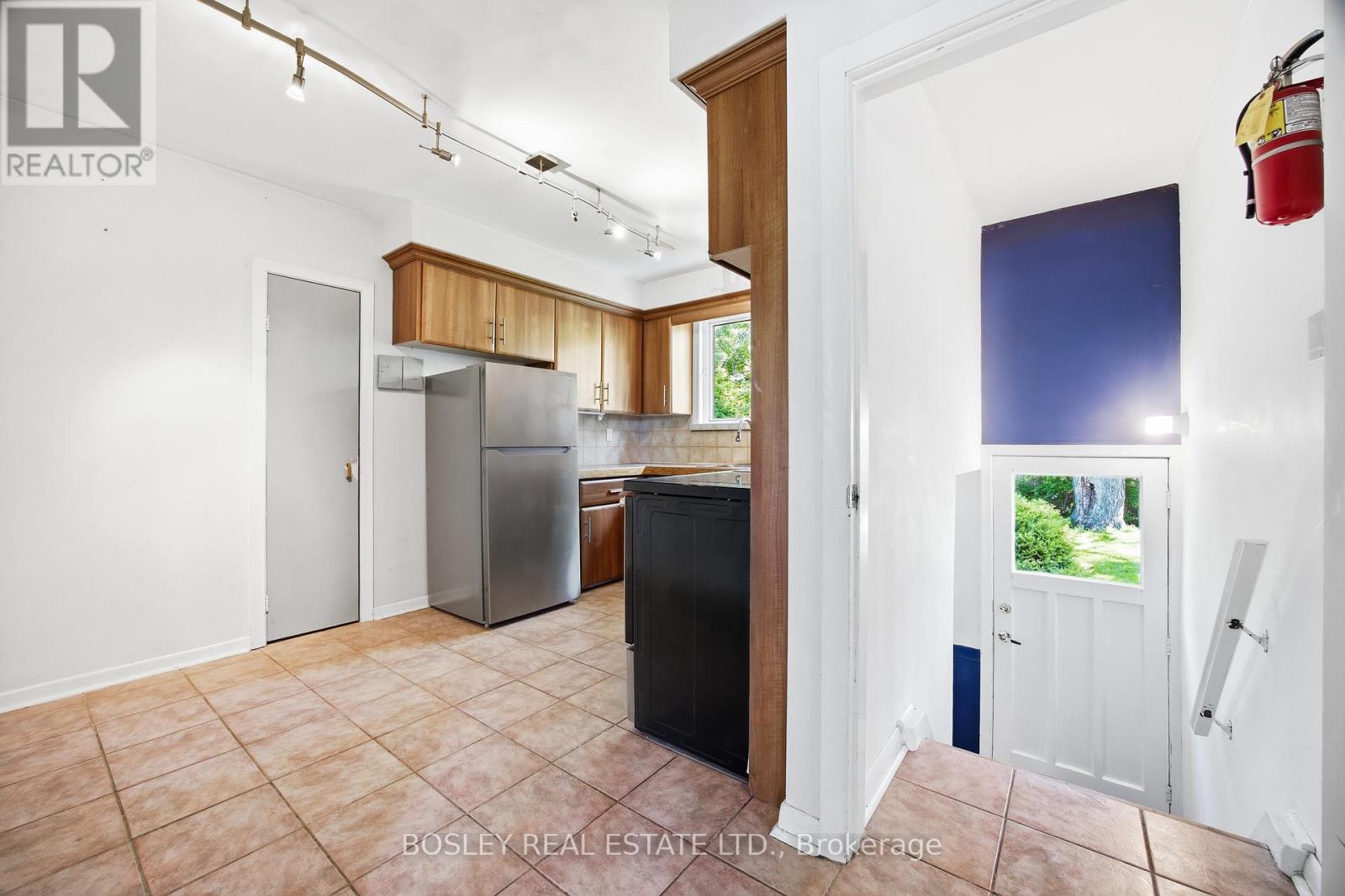 532 Sandmere Place, Oakville, Ontario  L6L 4G4 - Photo 6 - W13212642