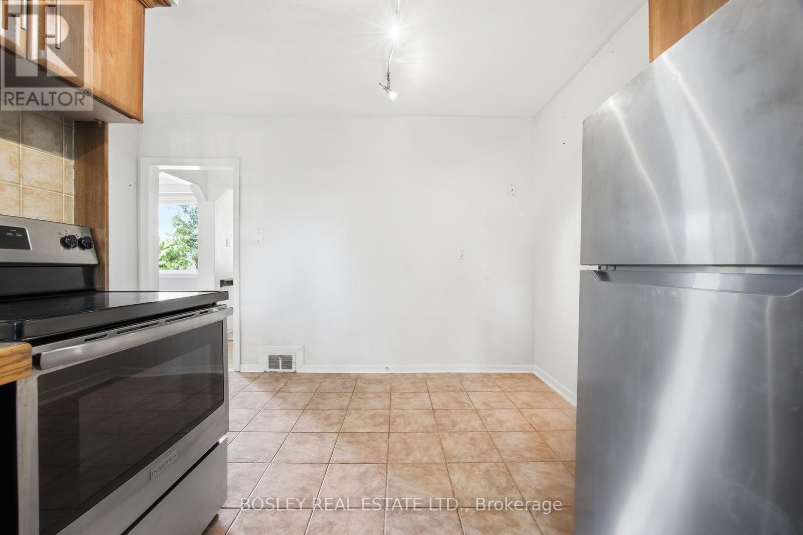 532 Sandmere Place, Oakville, Ontario  L6L 4G4 - Photo 9 - W13212642