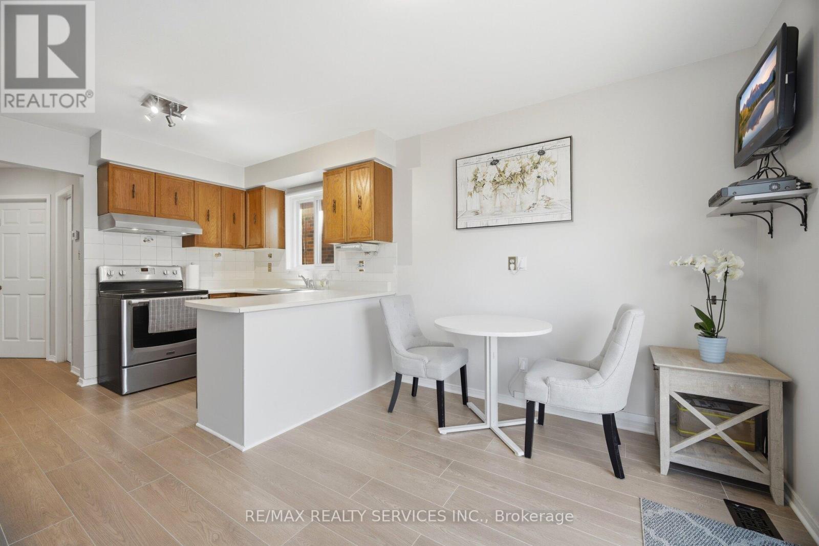 122 Flowertown Avenue, Brampton, Ontario  L6X 3Y6 - Photo 5 - W13212648