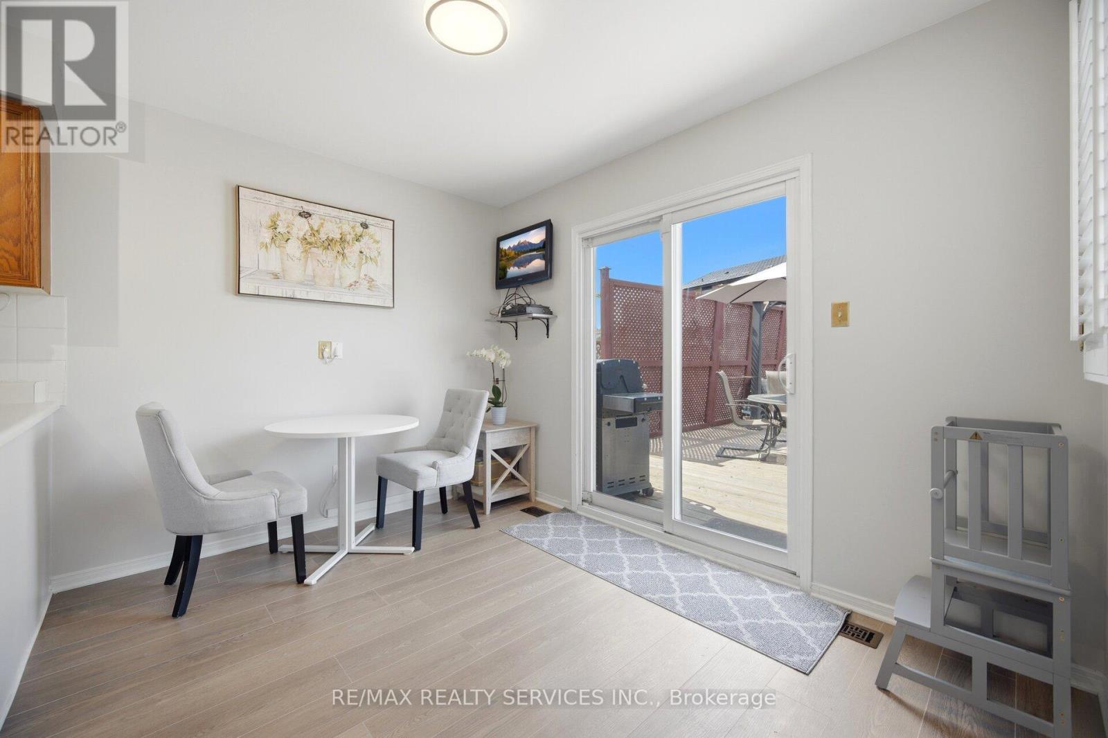 122 Flowertown Avenue, Brampton, Ontario  L6X 3Y6 - Photo 6 - W13212648