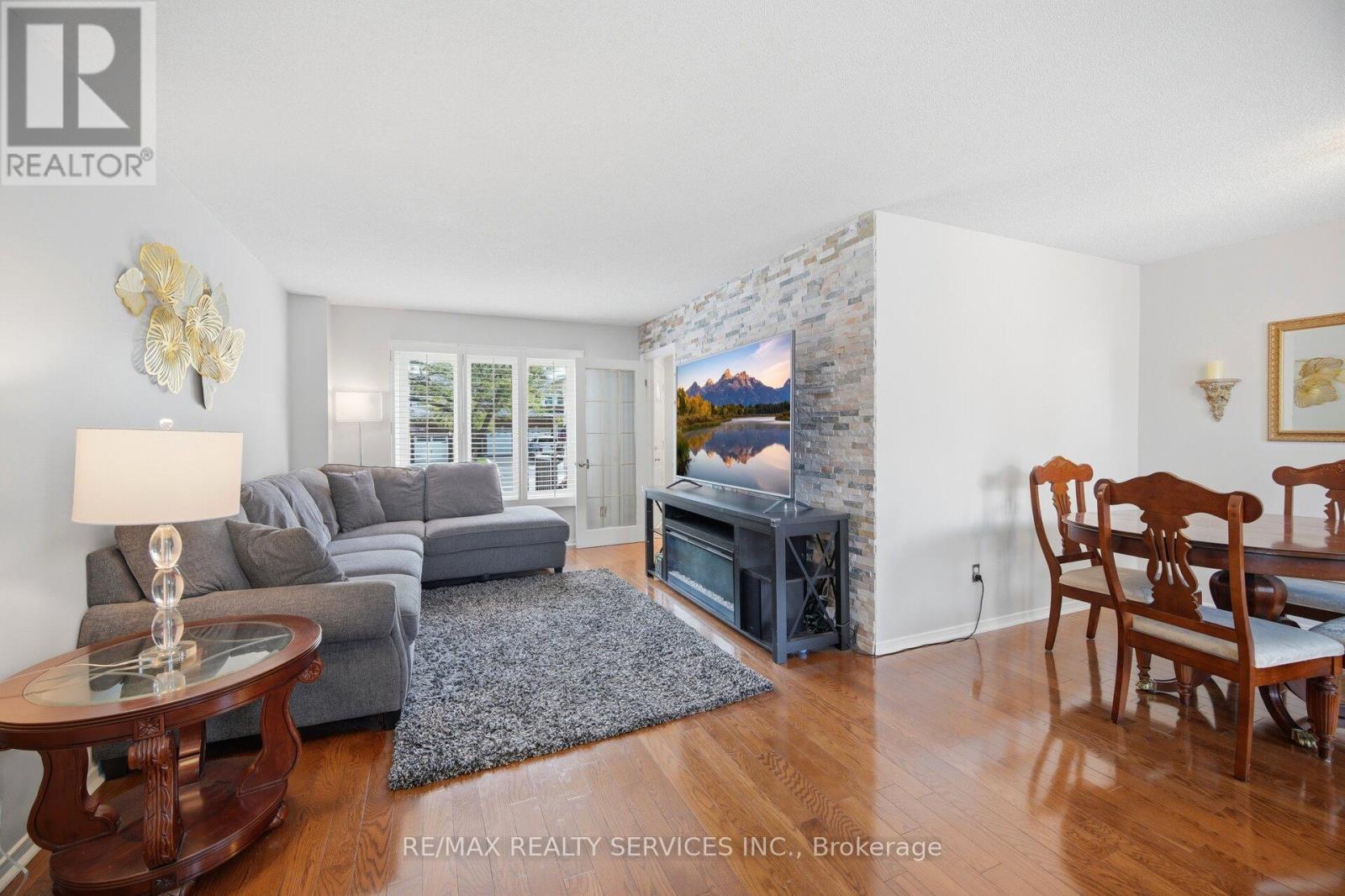 122 Flowertown Avenue, Brampton, Ontario  L6X 3Y6 - Photo 7 - W13212648