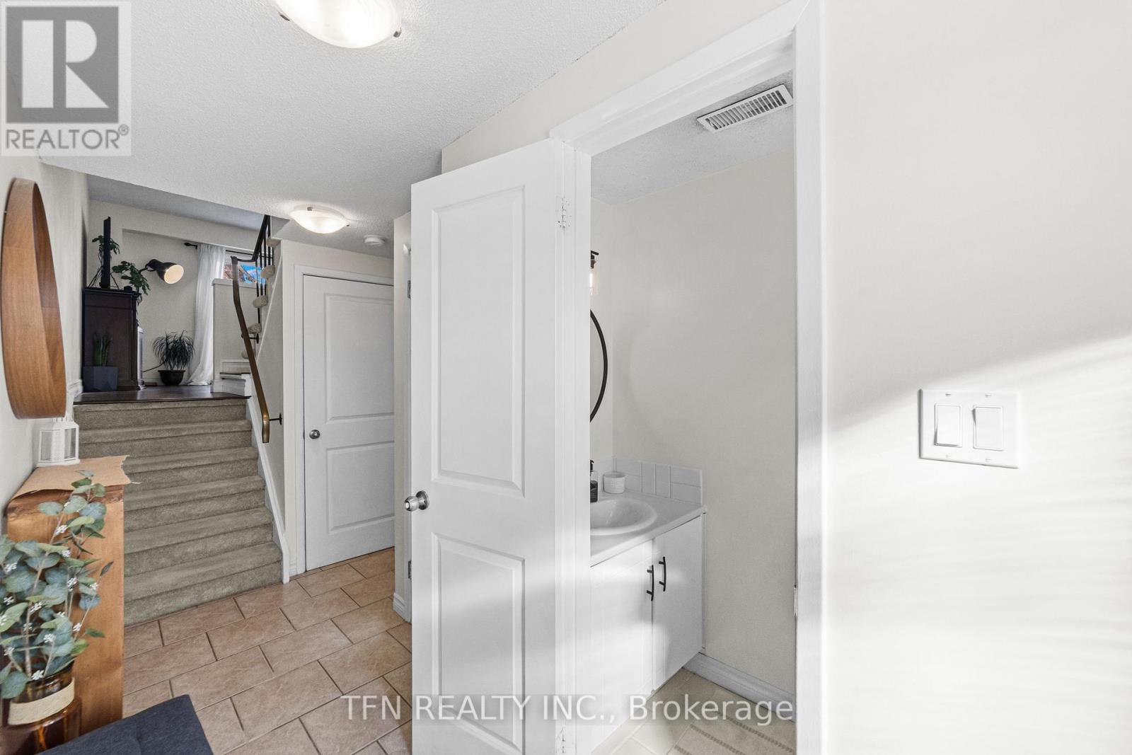 21 - 30 Heslop Road, Milton, Ontario  L9T 1B3 - Photo 5 - W13212680