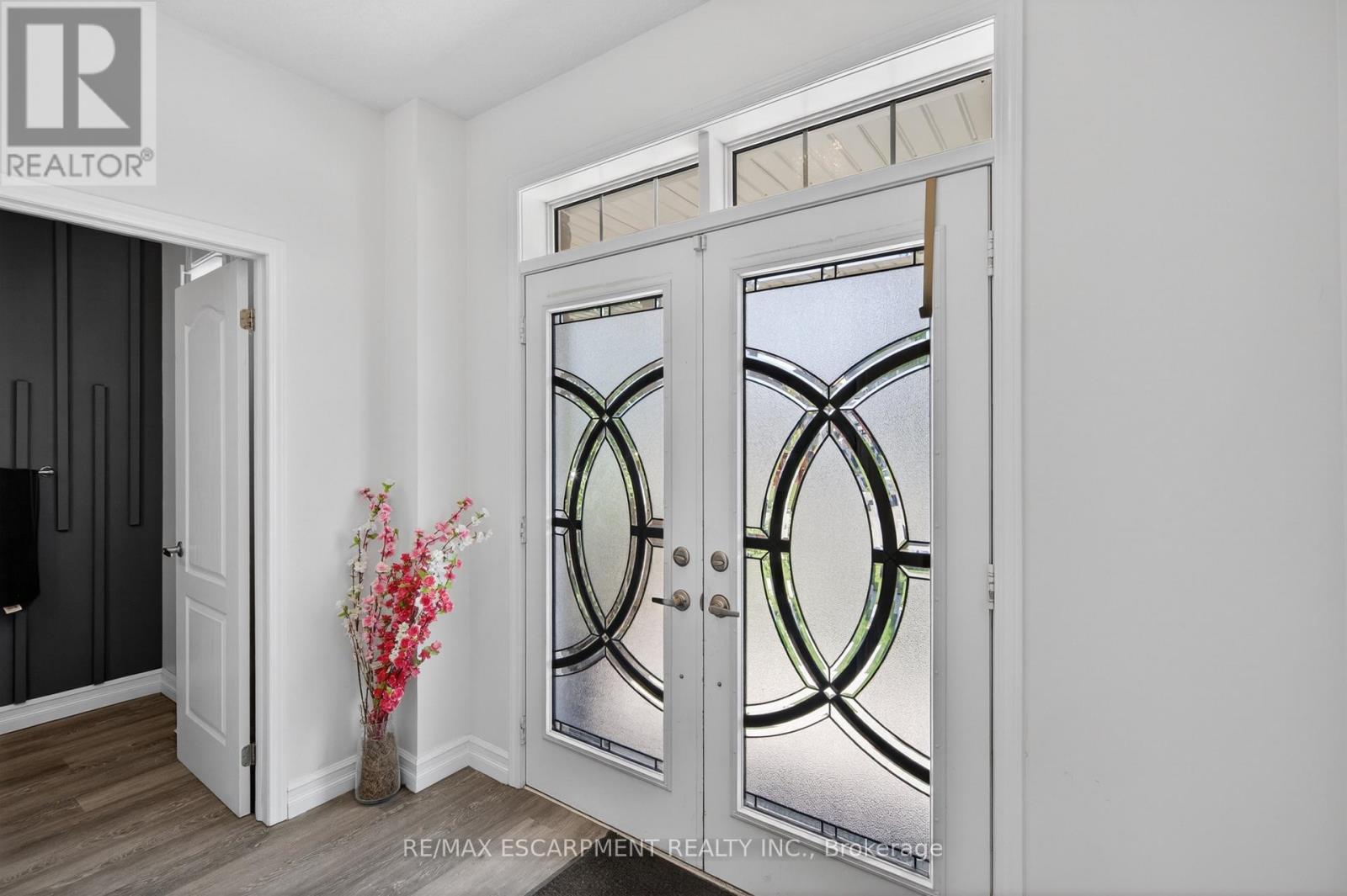 9 Fleming Crescent, Haldimand, Ontario  N3W 0C4 - Photo 4 - X13212610