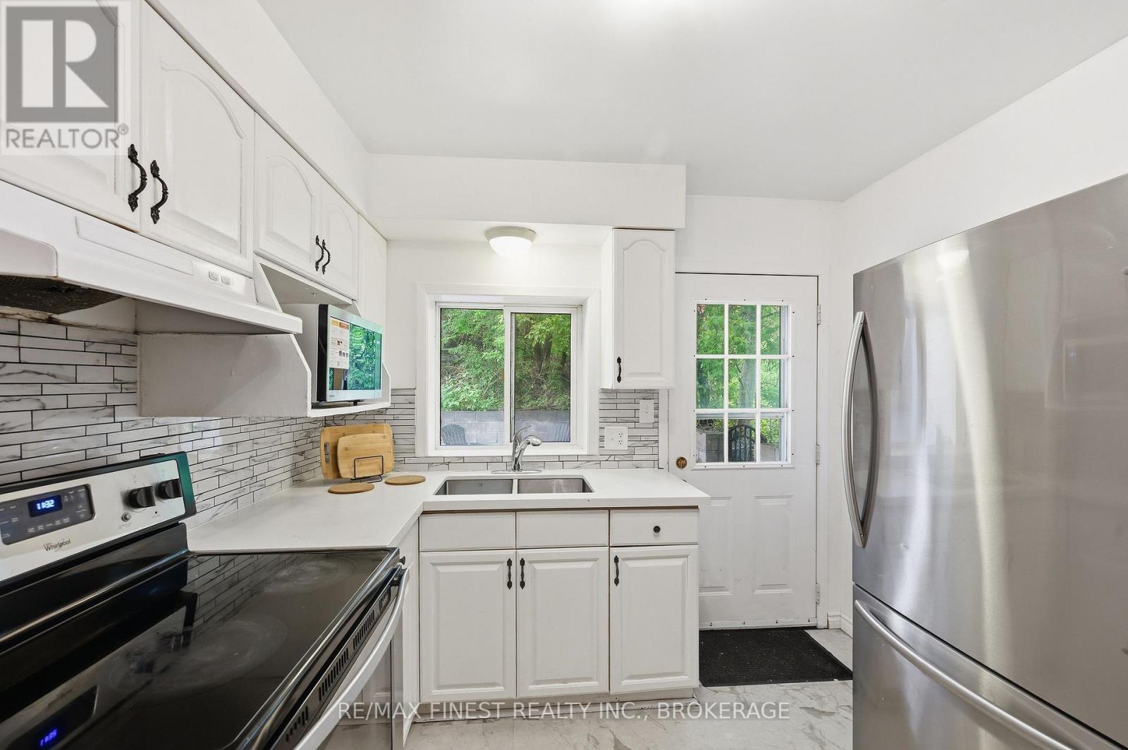 182 Montreal Street, Kingston, Ontario  K7K 3G4 - Photo 14 - X13210758