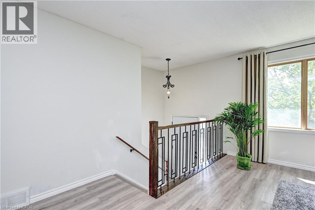 92 Pinemeadow Crescent, Waterloo, Ontario  N2T 1A7 - Photo 5 - 40834313