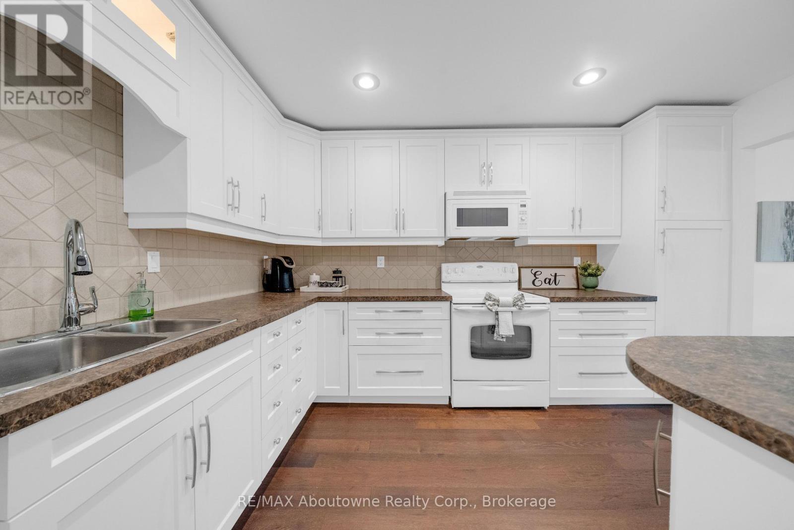 35 - 1270 Gainsborough Drive, Oakville, Ontario  M9A 0E1 - Photo 14 - W13212796