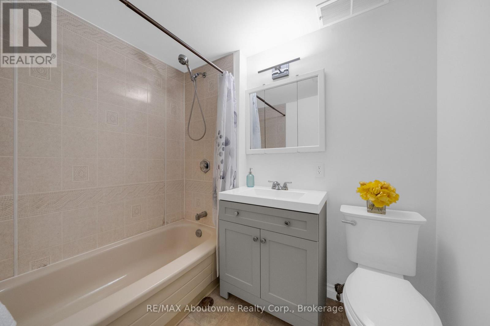 35 - 1270 Gainsborough Drive, Oakville, Ontario  M9A 0E1 - Photo 23 - W13212796