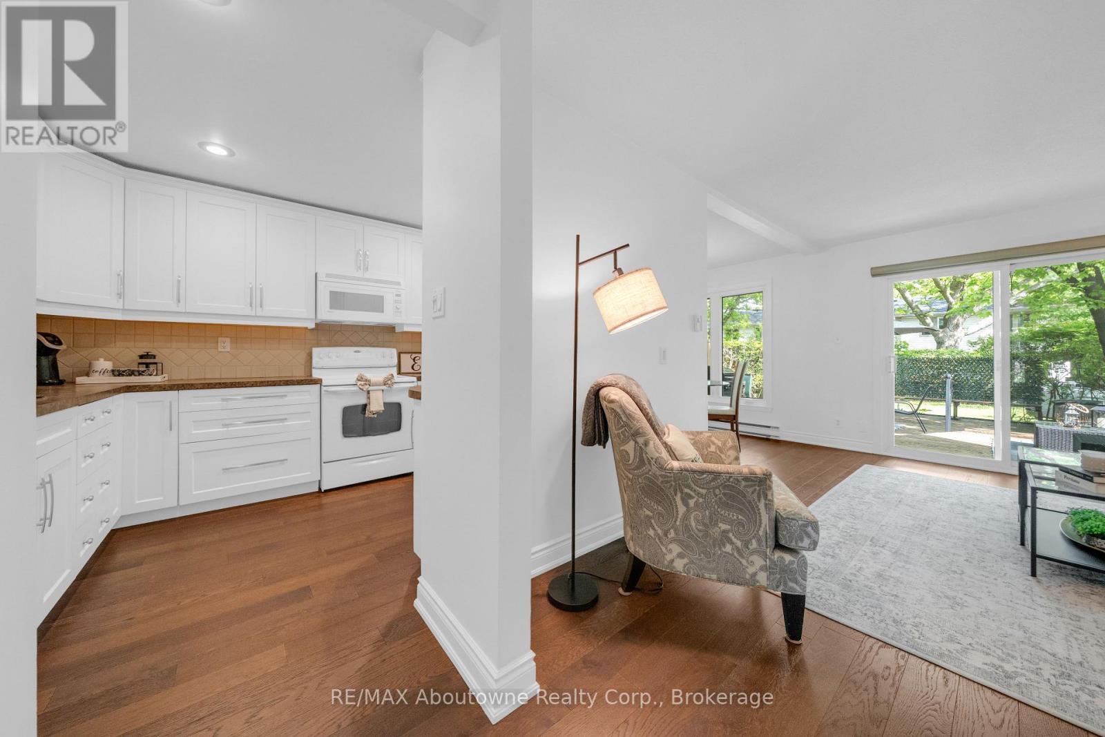 35 - 1270 Gainsborough Drive, Oakville, Ontario  M9A 0E1 - Photo 8 - W13212796