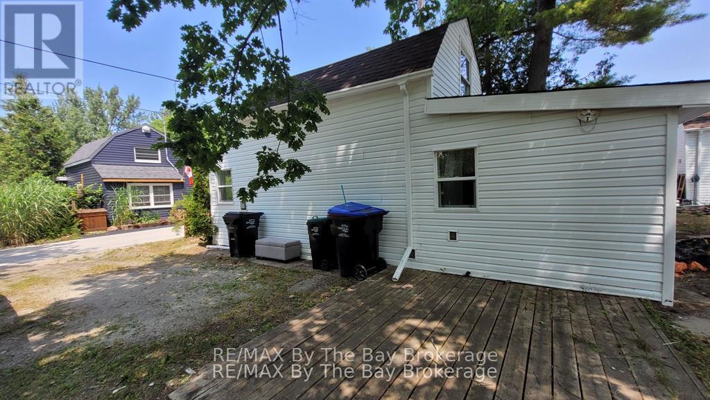 23 Glen Street, Wasaga Beach, Ontario  L9Z 2K5 - Photo 2 - S13212764