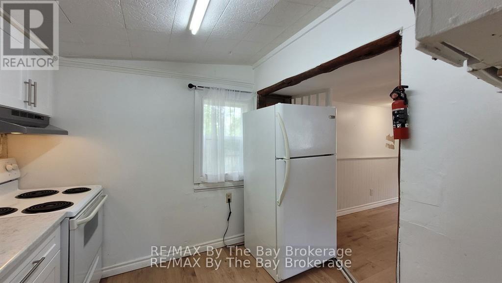 23 Glen Street, Wasaga Beach, Ontario  L9Z 2K5 - Photo 4 - S13212764